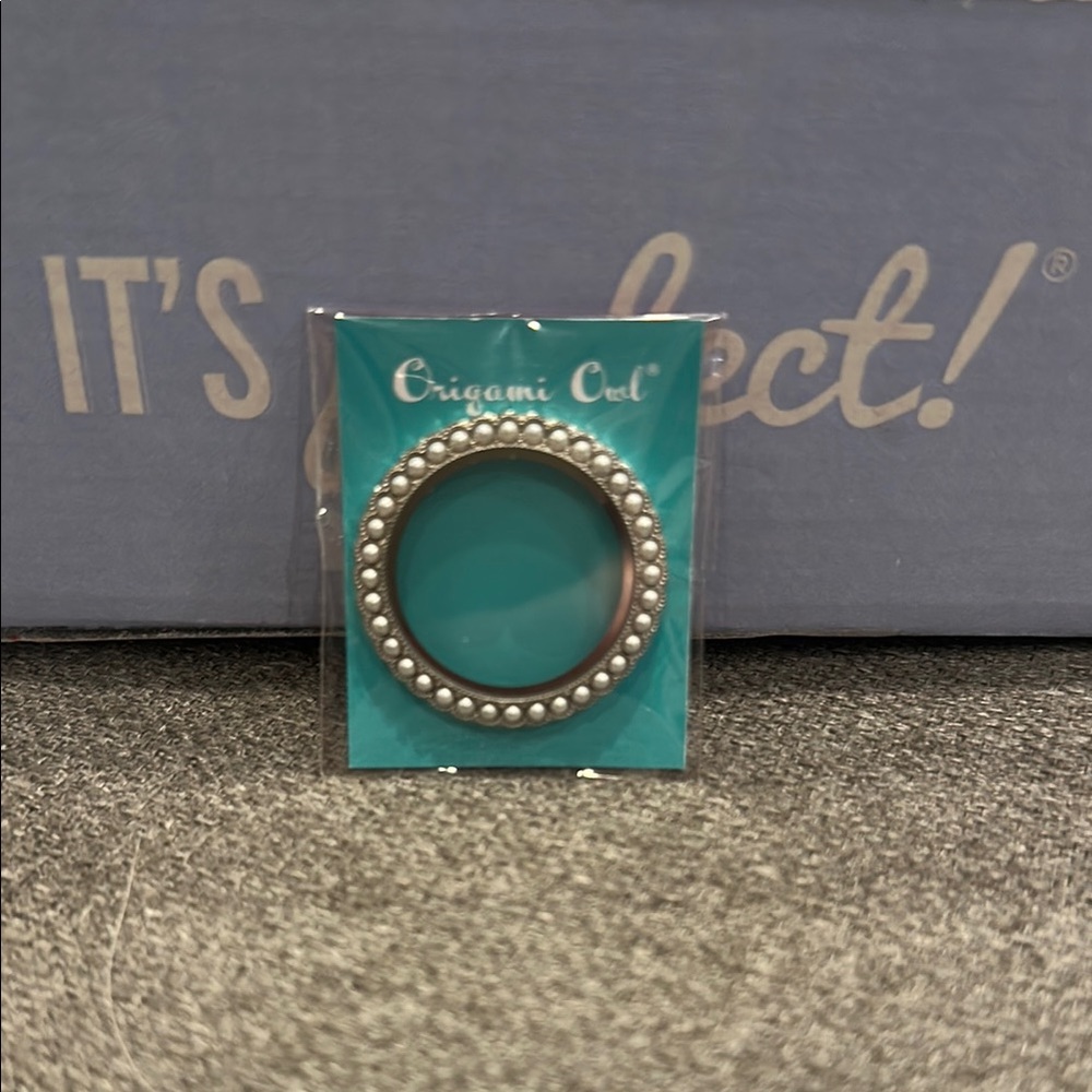 Origami Owl Silver and White Beaded locket face with Swarovski pearls